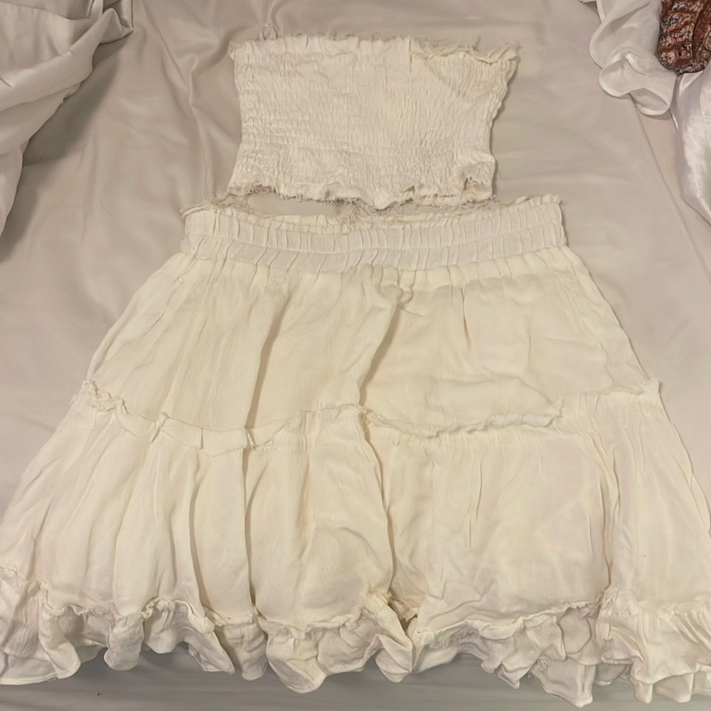 Showpo distressed white summer set!